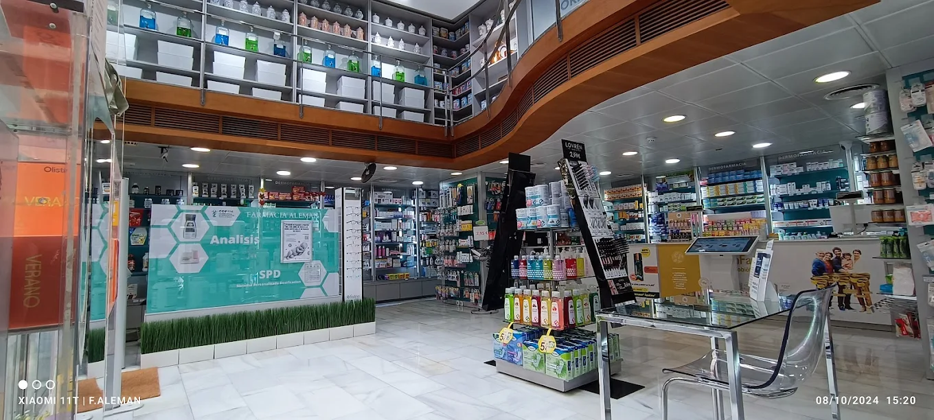 Interior de Farmacia Alemán, Murcia